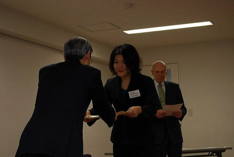 Teilhard de Chardin Scholarship Essay Awards, December 2009 2009年12月、テイヤール・ド・シャルダン奨学金受賞