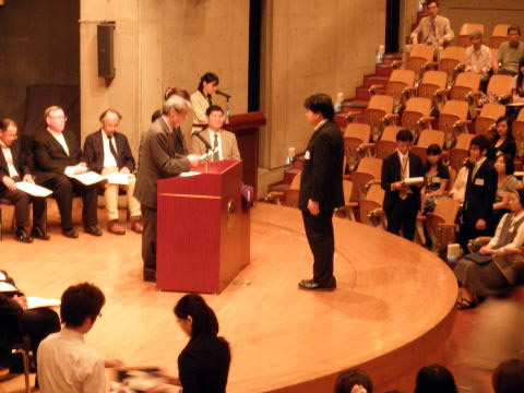Sophia University Scholarship Awards, July 2010 2010年7月、上智大学第1種奨学金（学業奨励金）授賞式